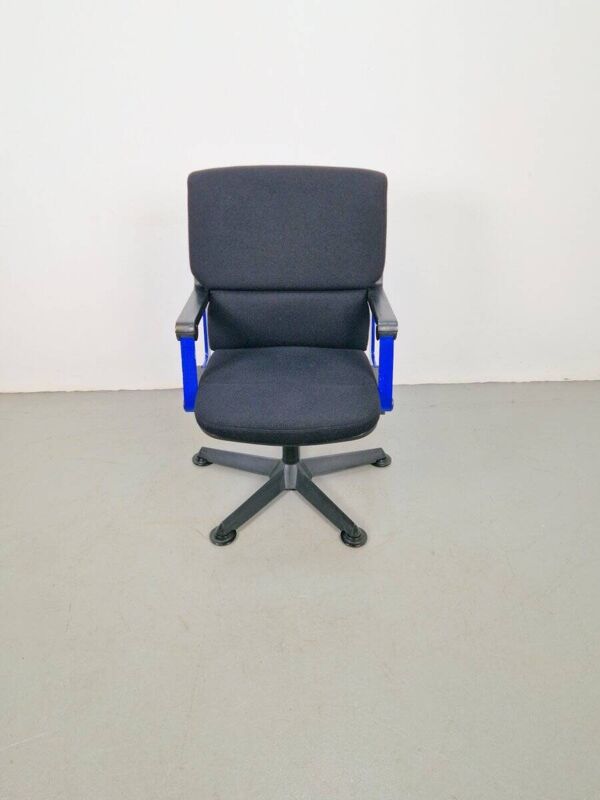 Chaise de bureau postmoderne par Richard Sapper pour Comforto, années 1980.