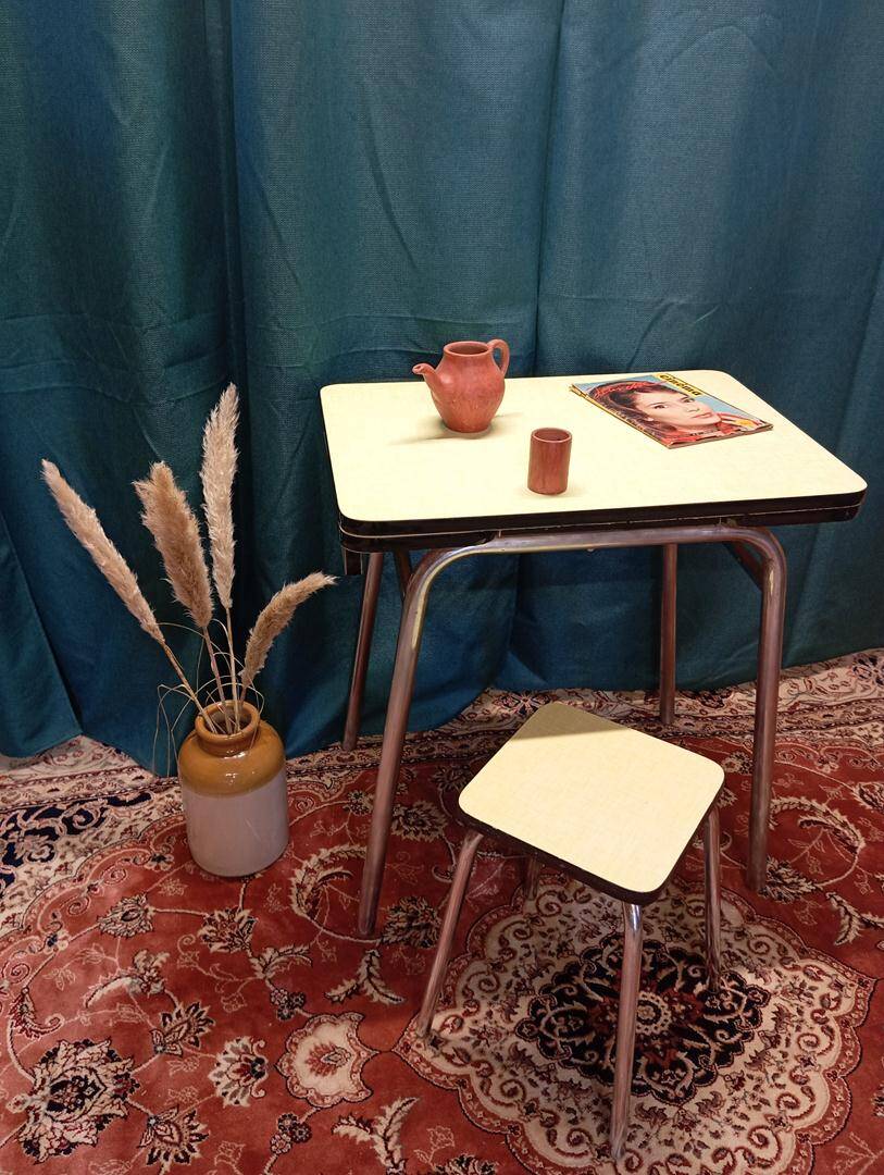 Yellow formica table + stool