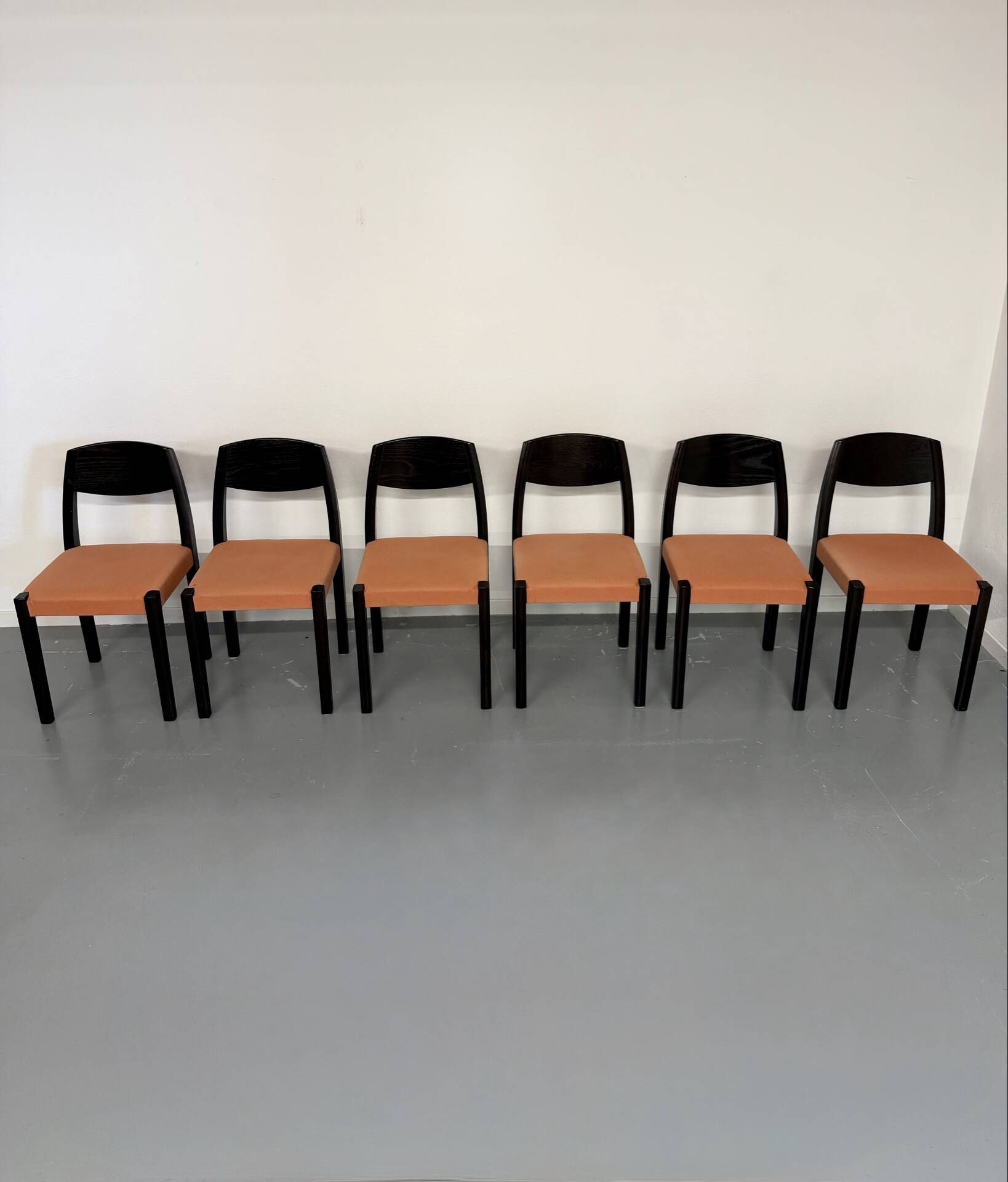 Lot of 6 blackened wooden chairs with French design fabric from the 1970s Self.