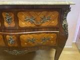 Louis XV style commode, in rosewood marquetry.