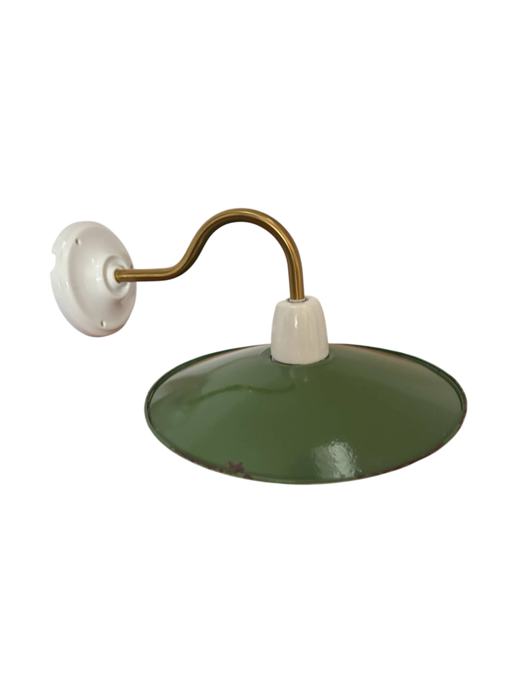 Enamelled sheet metal wall light