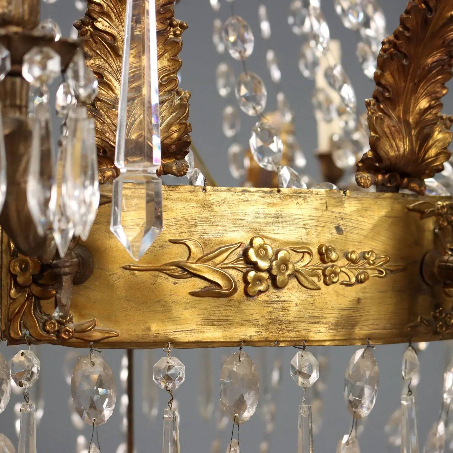 Lustre ancien en forme de ballon en métal doré et verre, XIXe siècle