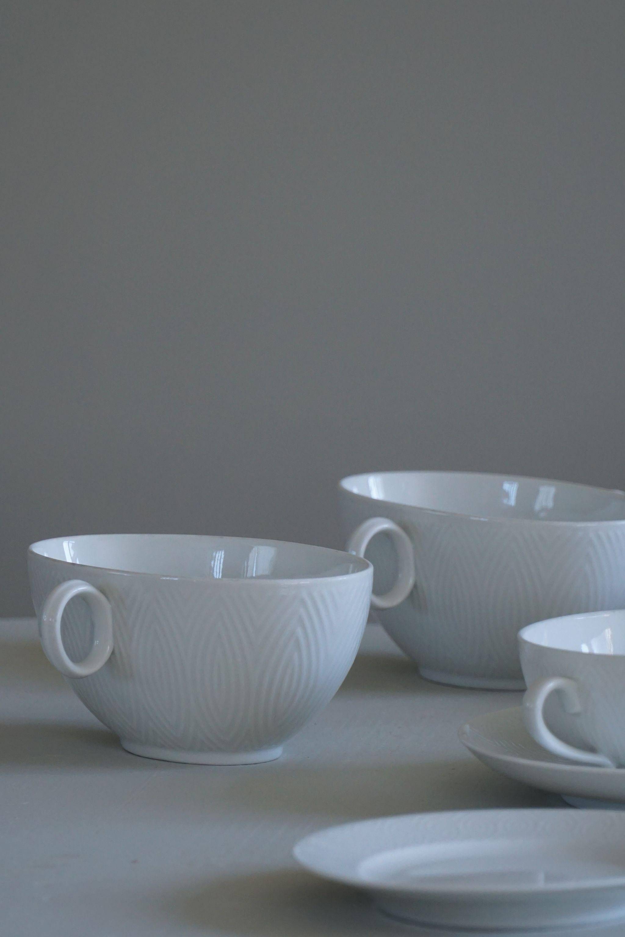 Axel Salto, Ensemble de service en porcelaine de Royal Copenhagen, milieu du siècle, 1956