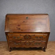 Commode Scriban ancien en bois massif – Style Louis XV