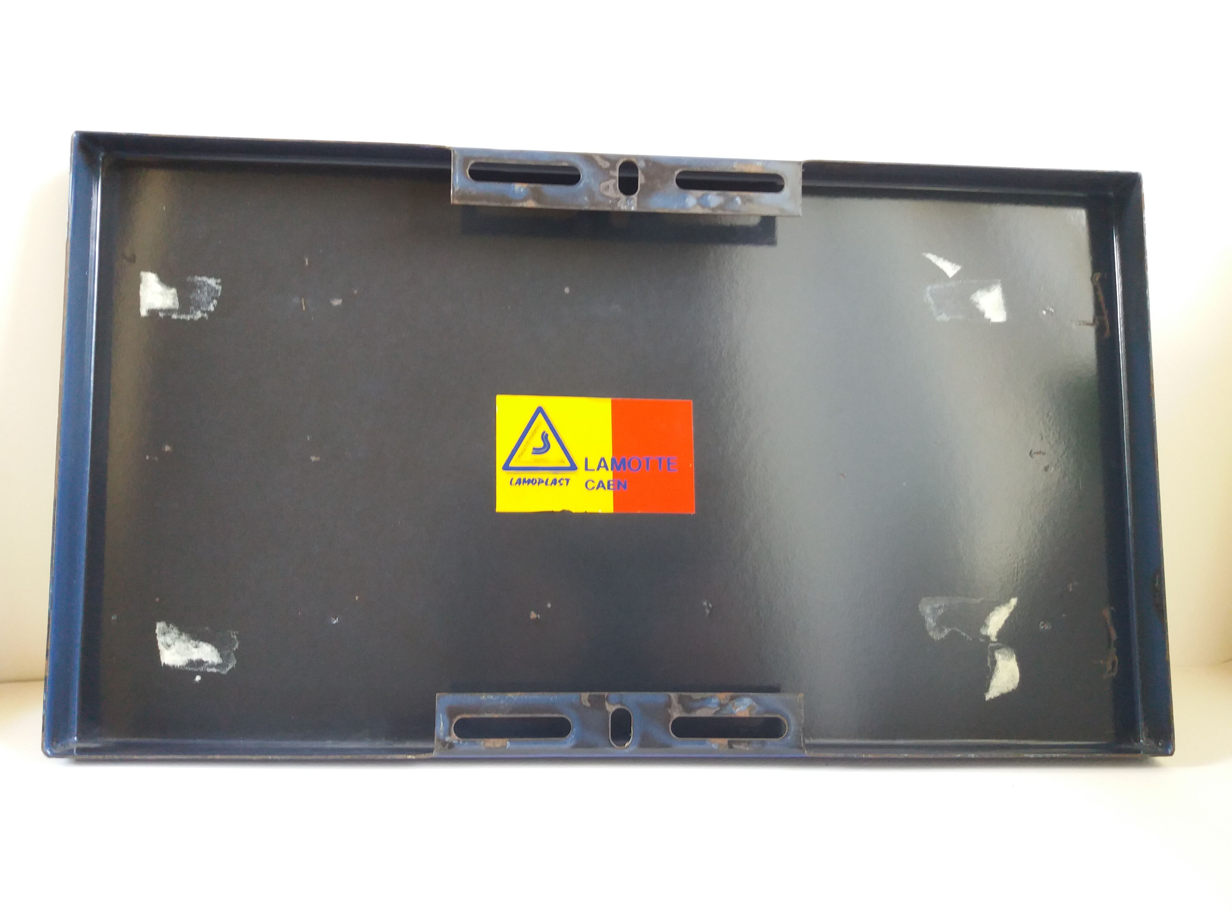 Enamelled street plate