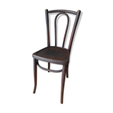 Curved wooden bistro chair