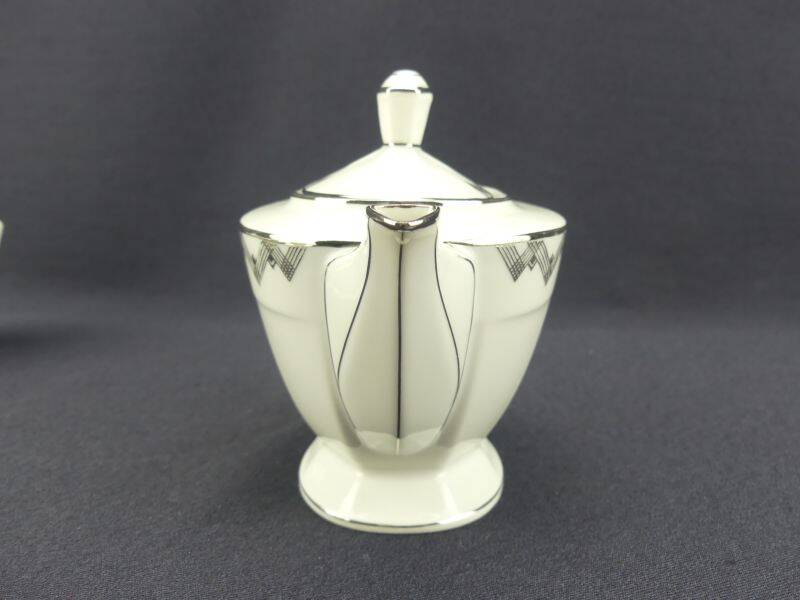 Art Deco tête-à-tête in Limoges porcelain by Legrand