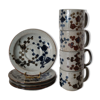 4 cups and saucers in enamelled sandstone
