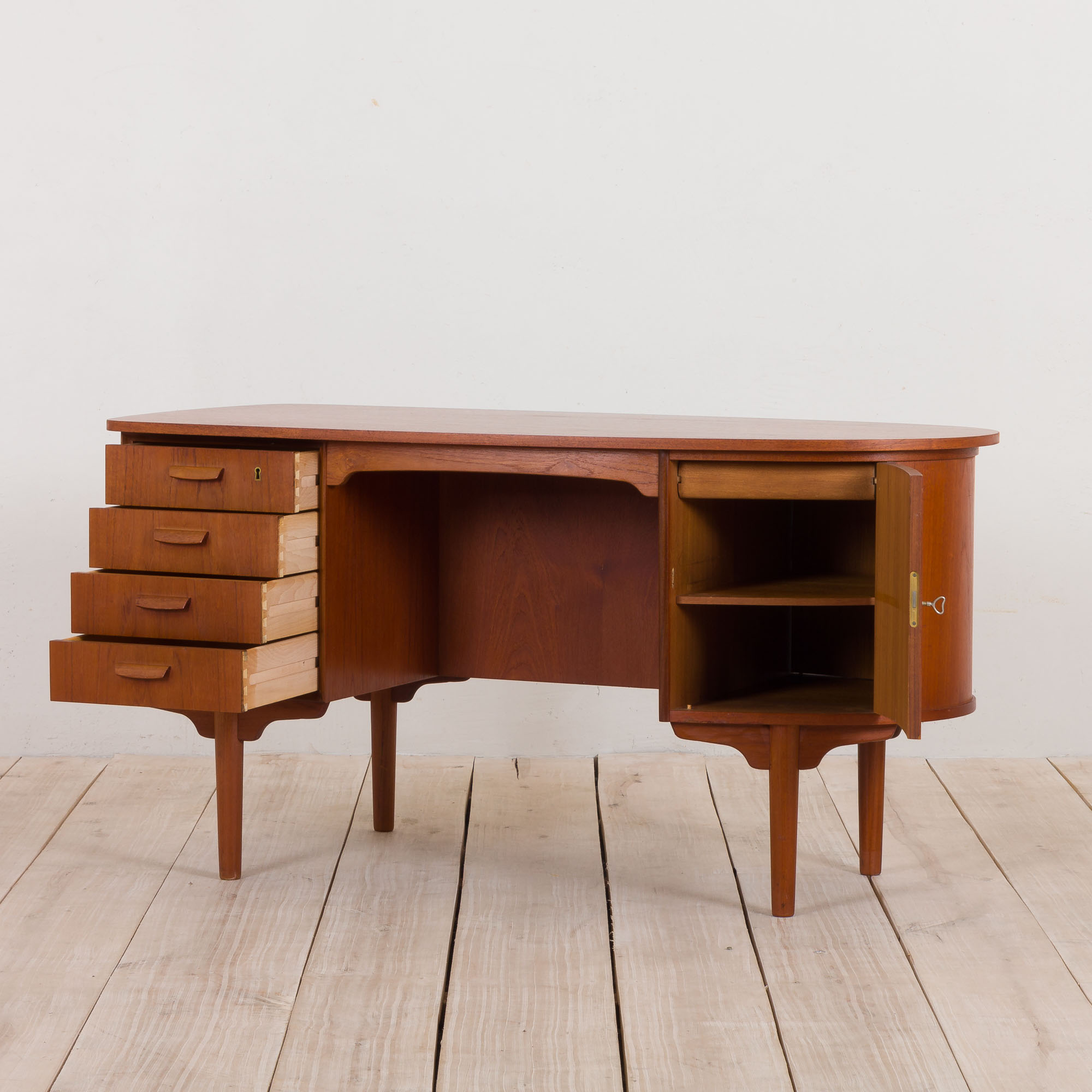 Mid Century free standing bullet shape executive teak desk by H.P. Hansen, Denmark, 1960s