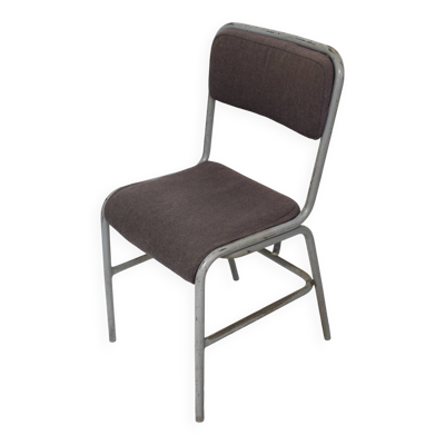 Chaise vintage en fer avec crochet