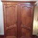 Armoire en bois clair