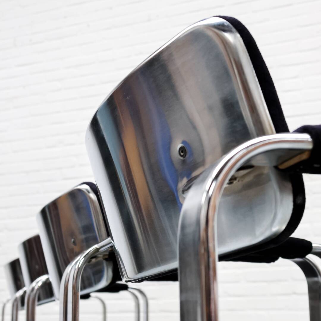 Lot de 4 chaises argentées Eero Aarnio