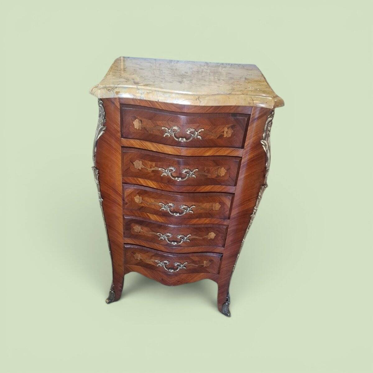 Chiffonnier de style Louis xv