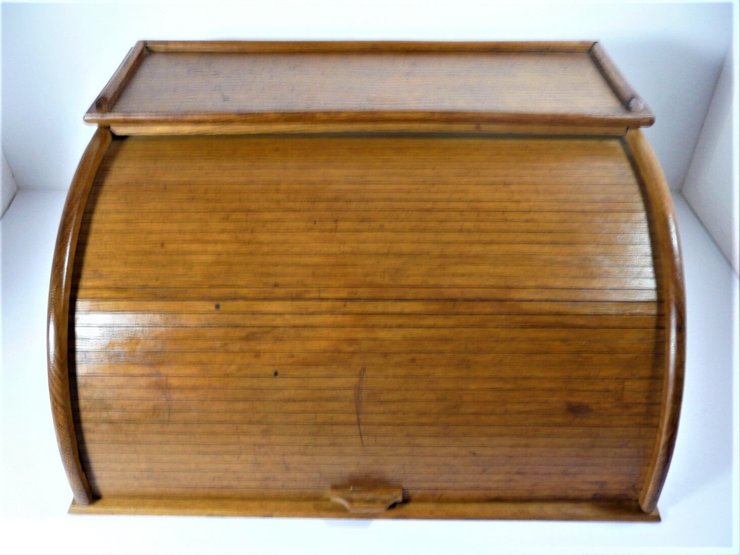 Wooden curtain desk binder
