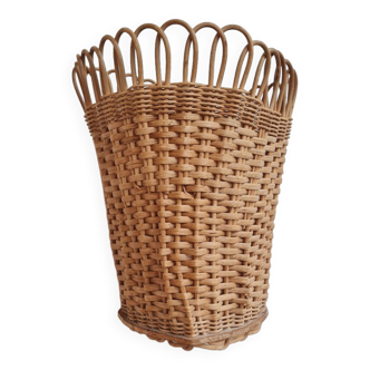 Wicker heart basket