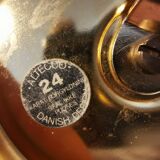 Bougeoir mural en métal plaqué or 24 carats et verre. par le danois altecco