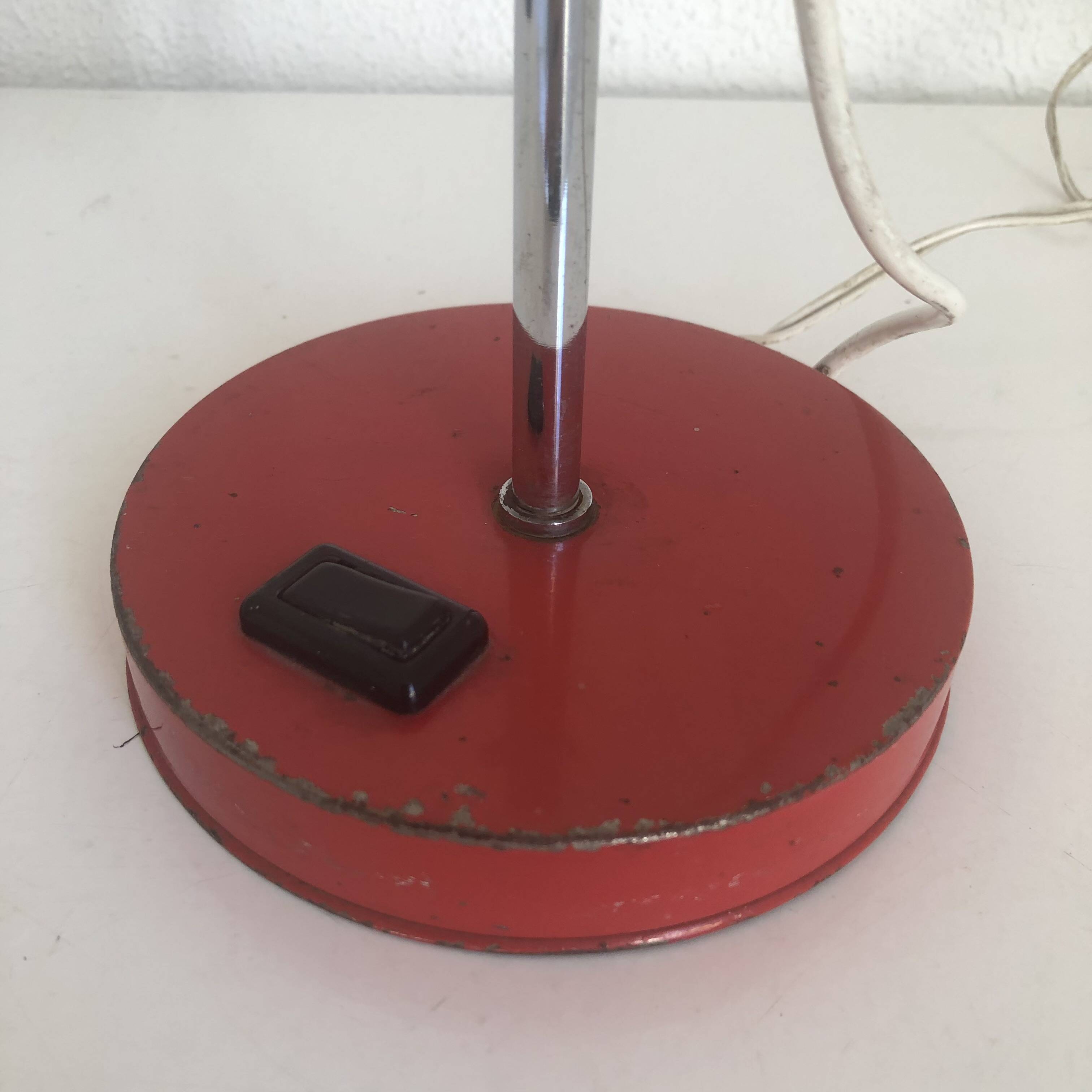 Lampe  vintage 1960 Monteuse Delmas rouge diable - 44 cm