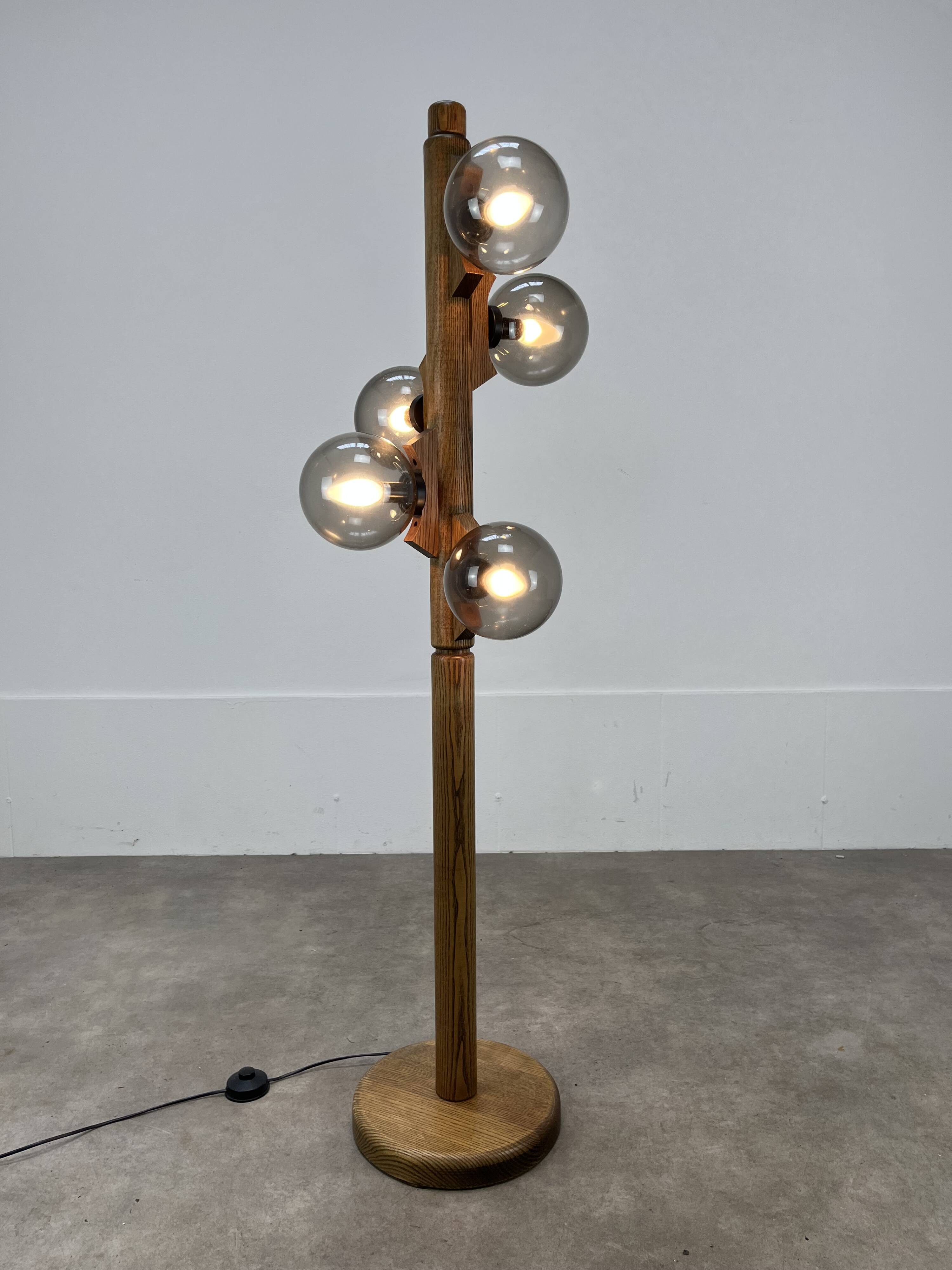 Temde Leuchten brutalist floor lamp, wood, 1970s