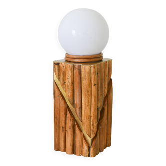 Lampe de table en rotin avec abat-jour bombé de style moderne du milieu du siècle
