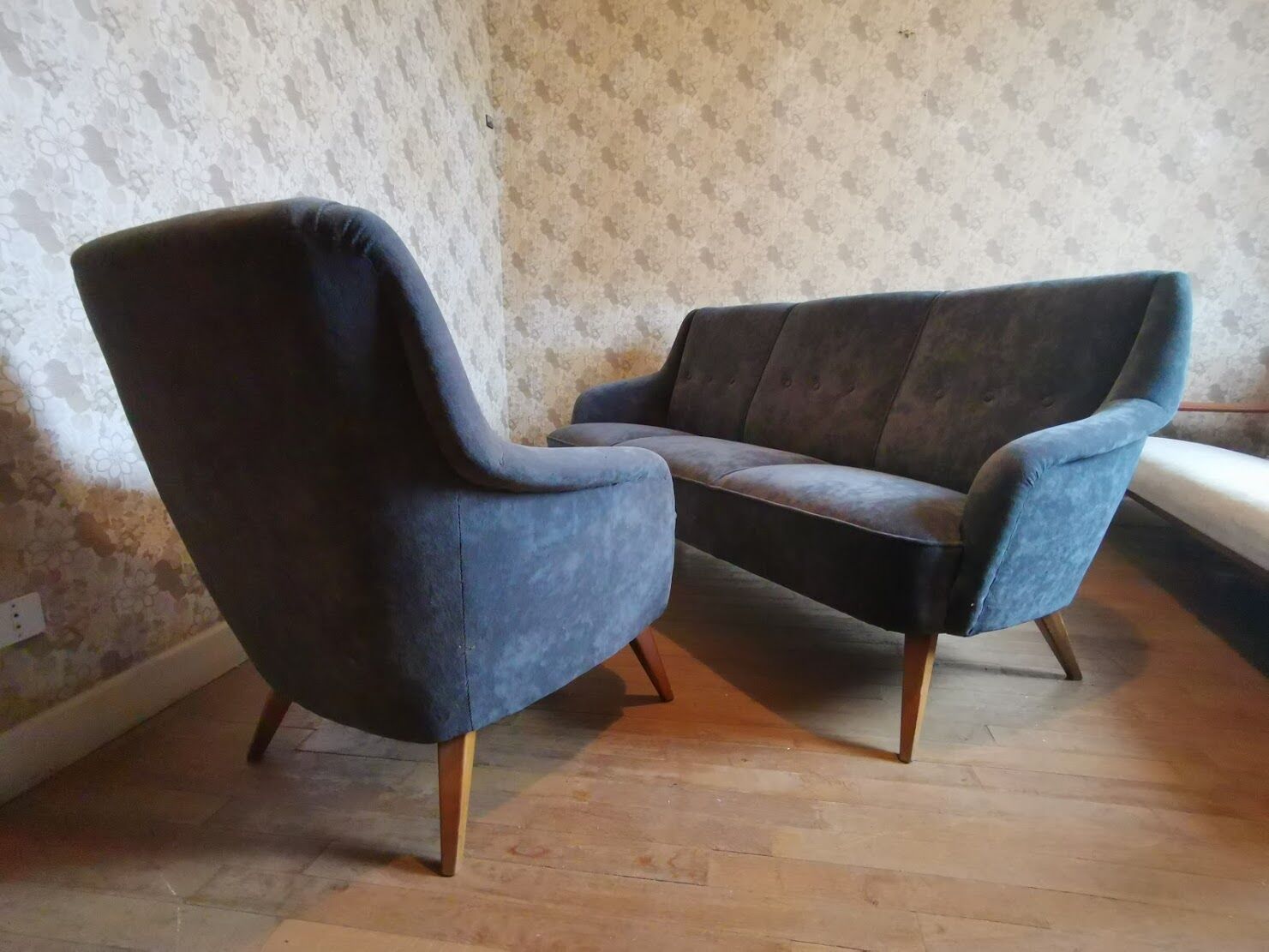 Fauteuil années 50 60  velour gris