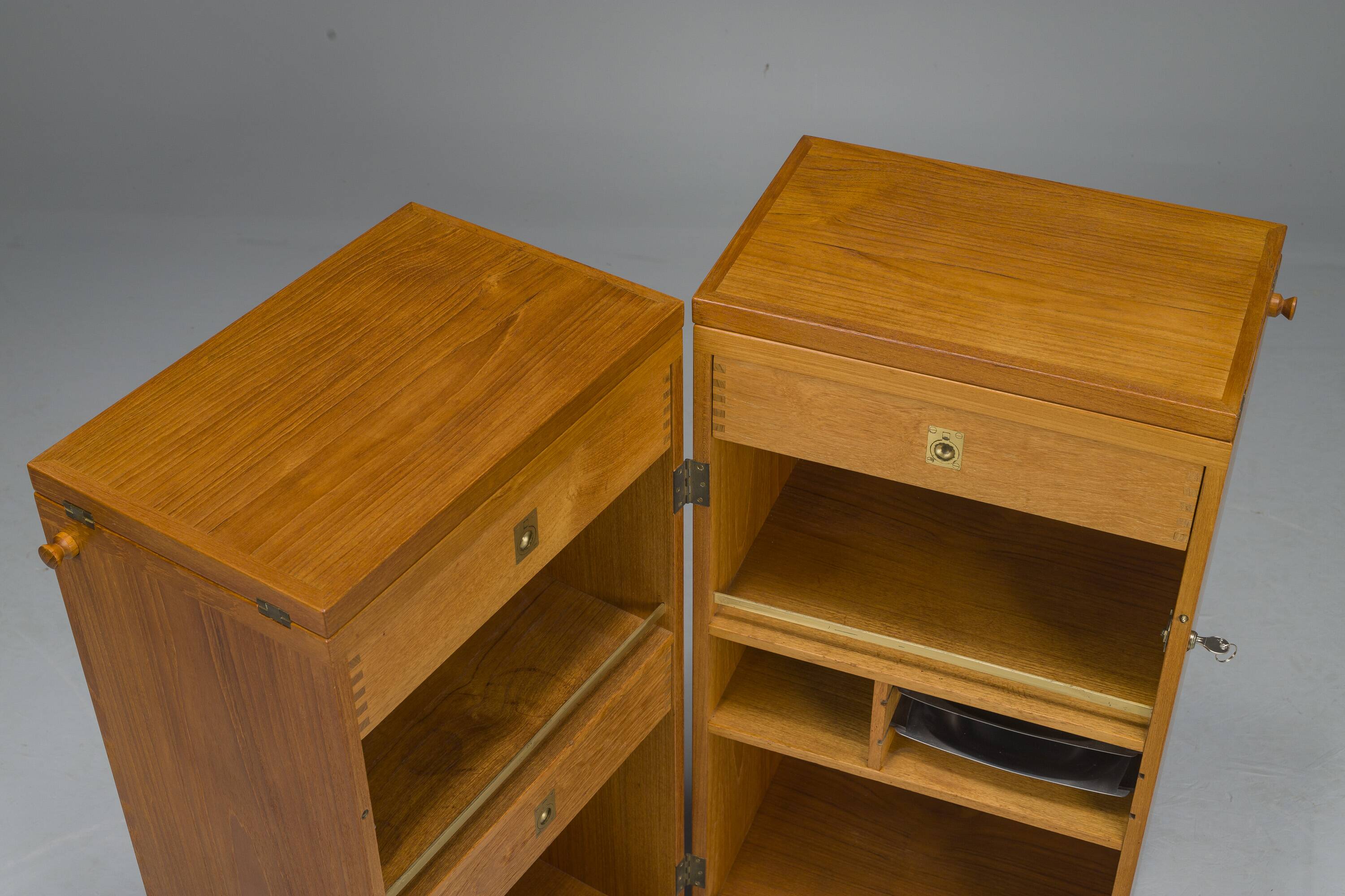 Danish Teak Captains Bar by Reno Wahl Iversen for Dyrlund, 1960s