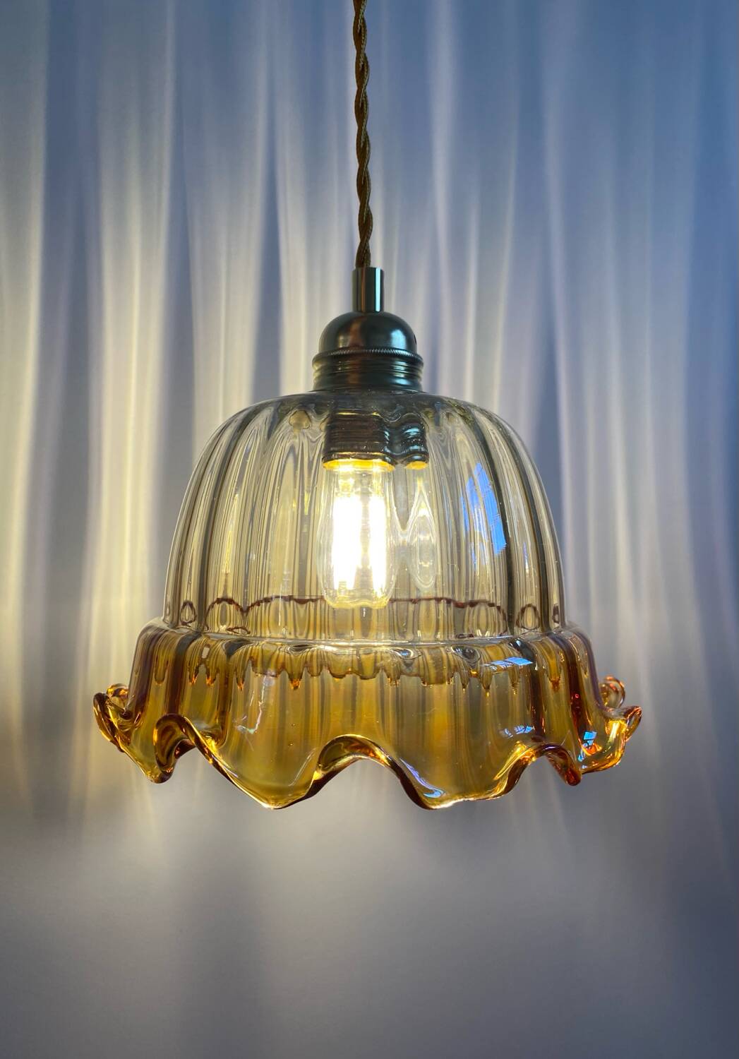 Suspension with vintage amber glass lampshade