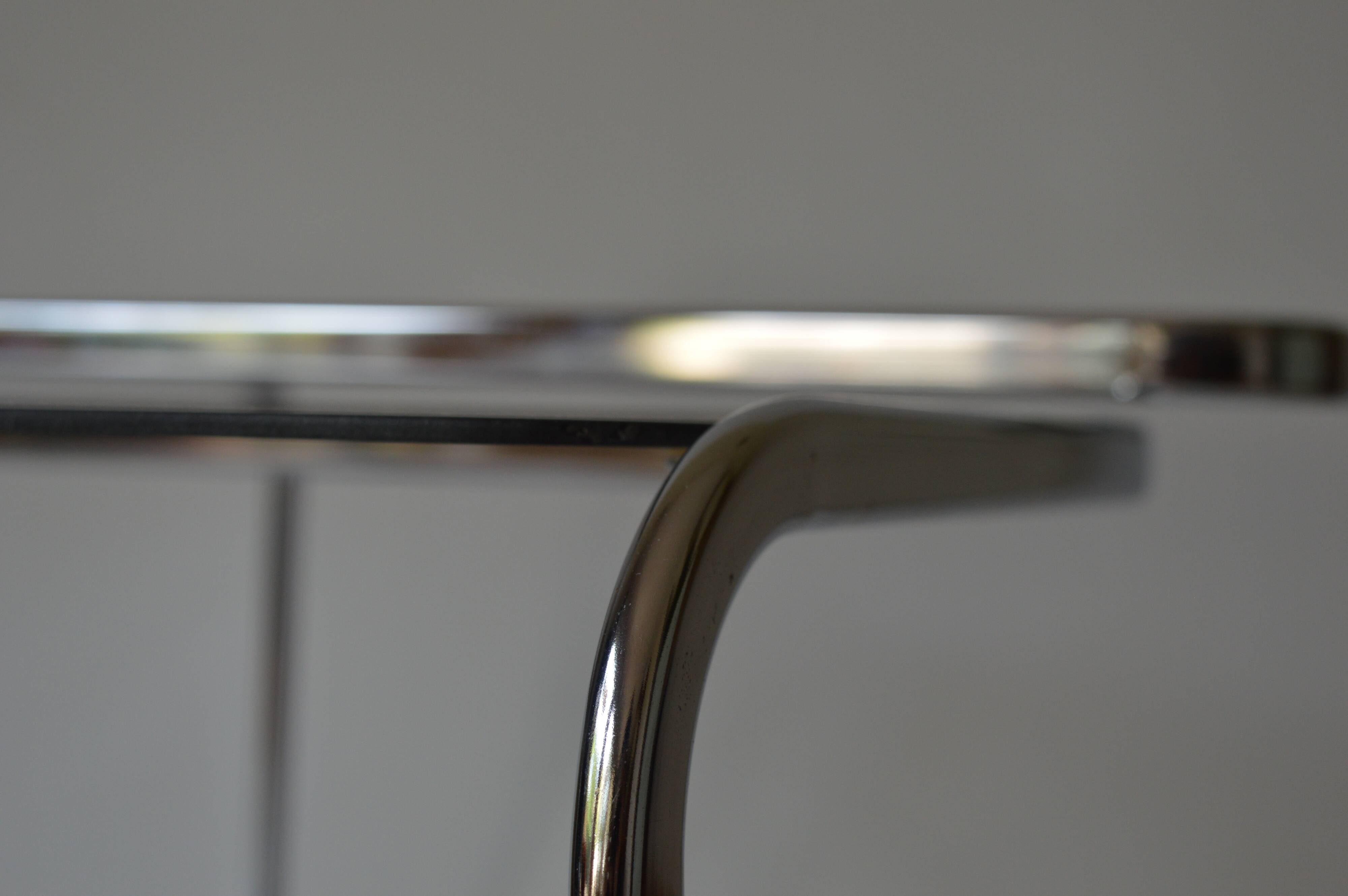 Duo of nesting tables
