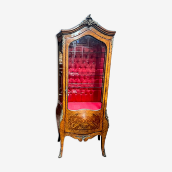 Louis XV style display case. Marquetry.