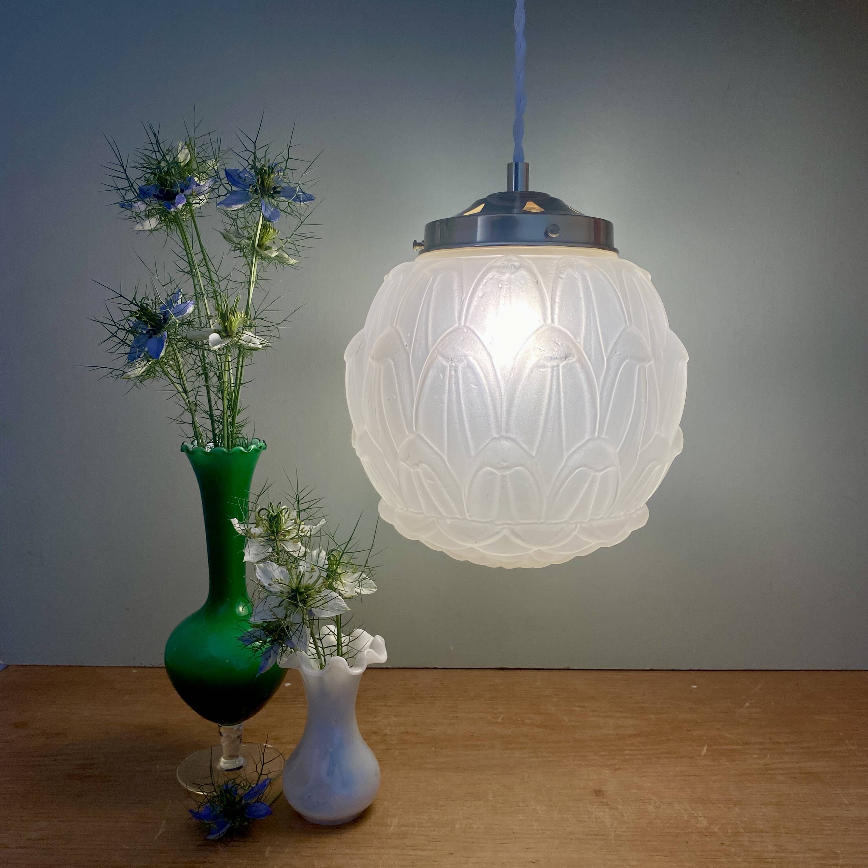 Vintage art deco globe pendant light in frosted glass