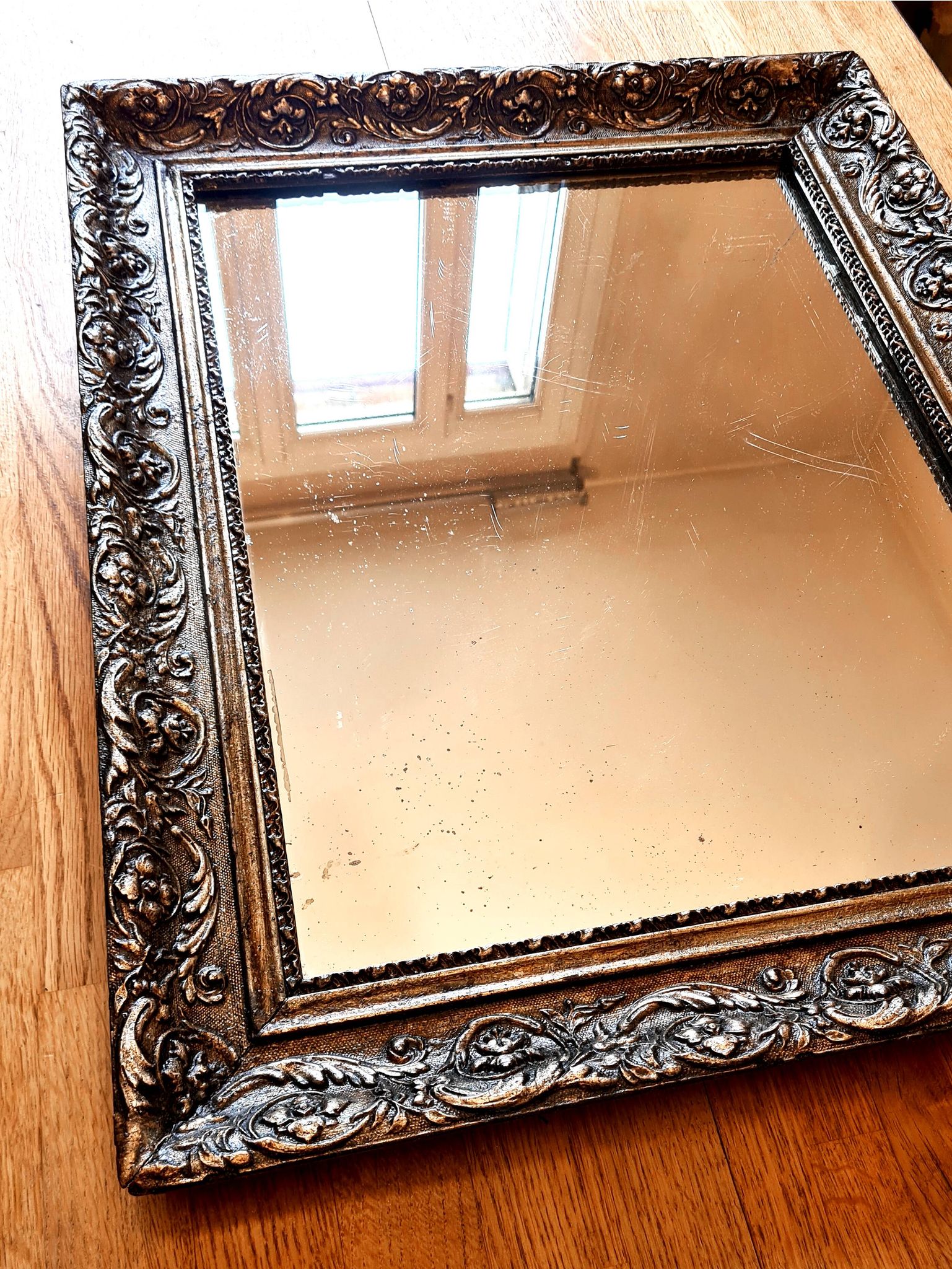 Antique silvered mirror "Barthélémy" – elegance and poetry of time