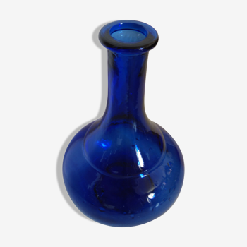 Vase en verre transparent bleu cobalt