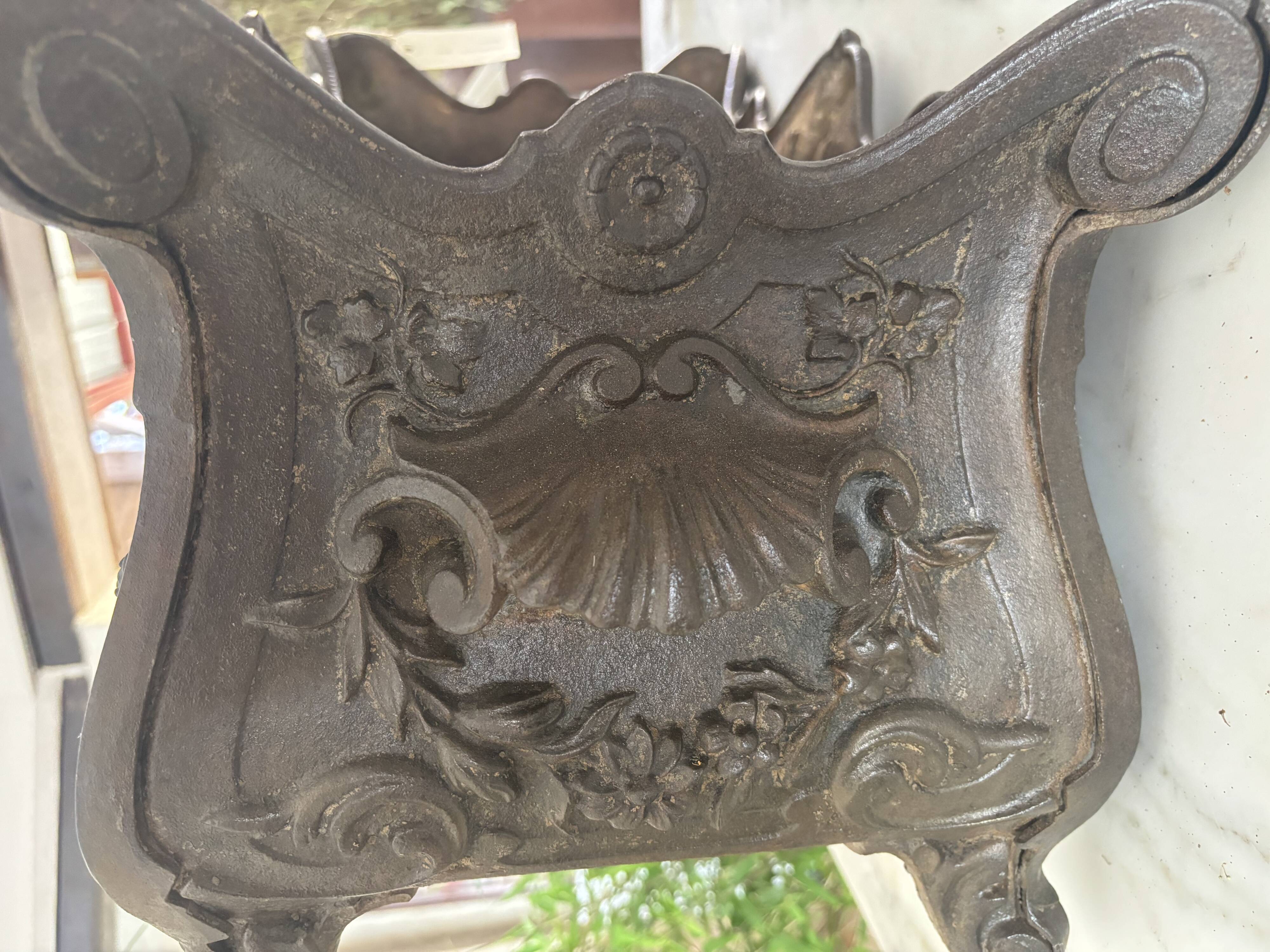 Grande jardinière en fonte