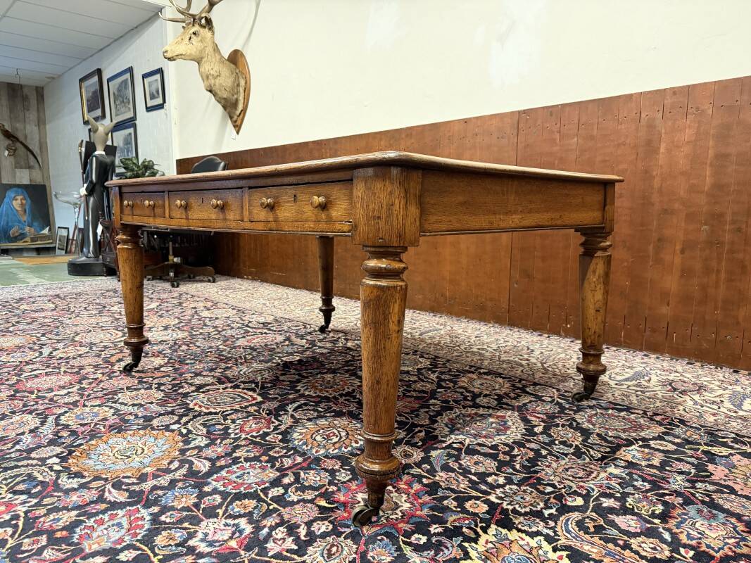 Classic English Writing Desk Partnerdesk