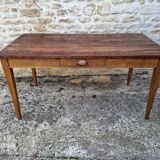Farmhouse table with one drawer