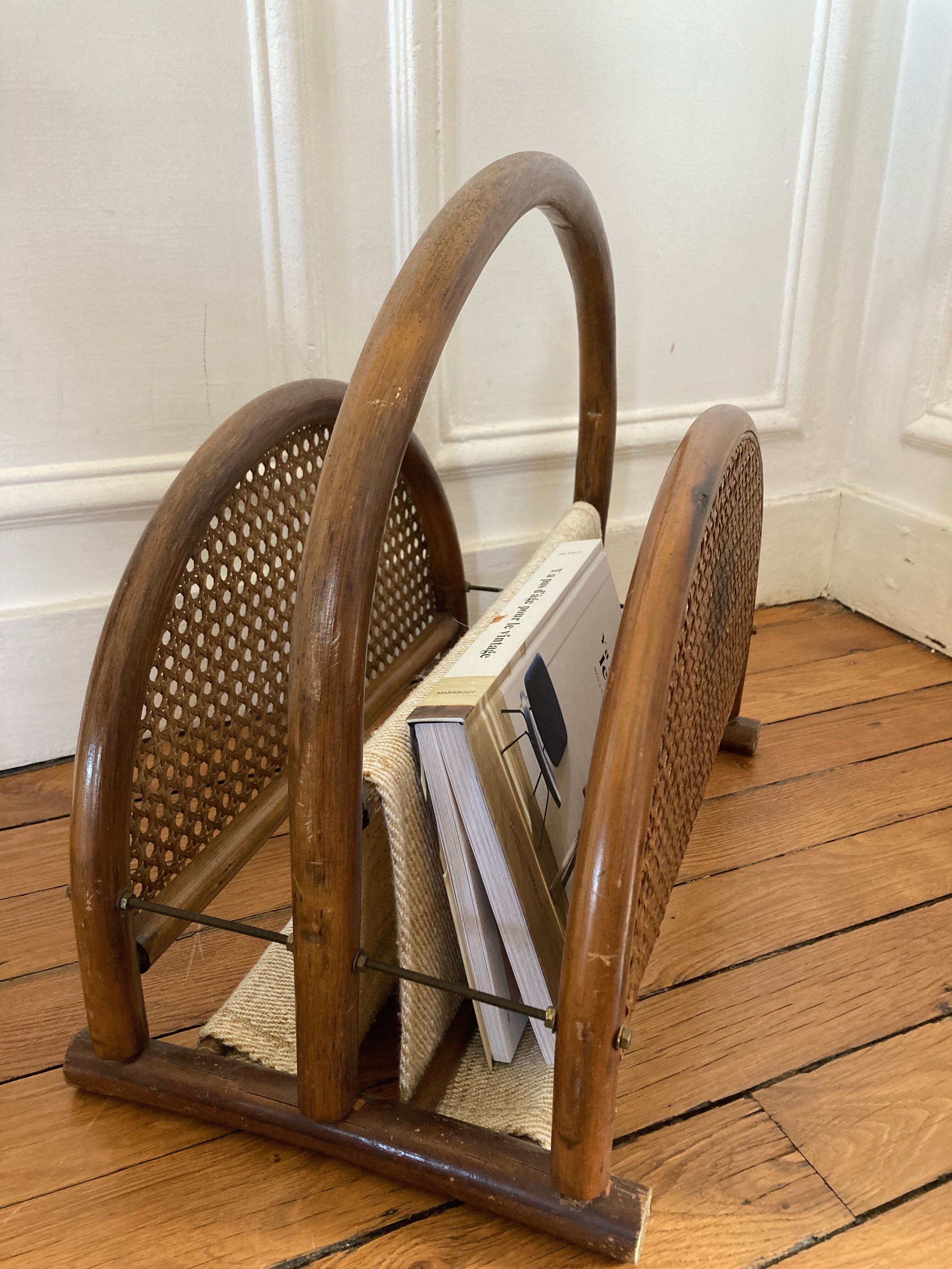 Review door in canning rattan and fabrics