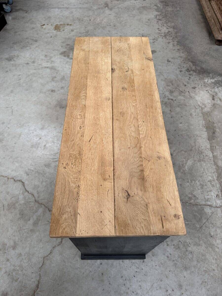Workshop furniture with 20 drawers
