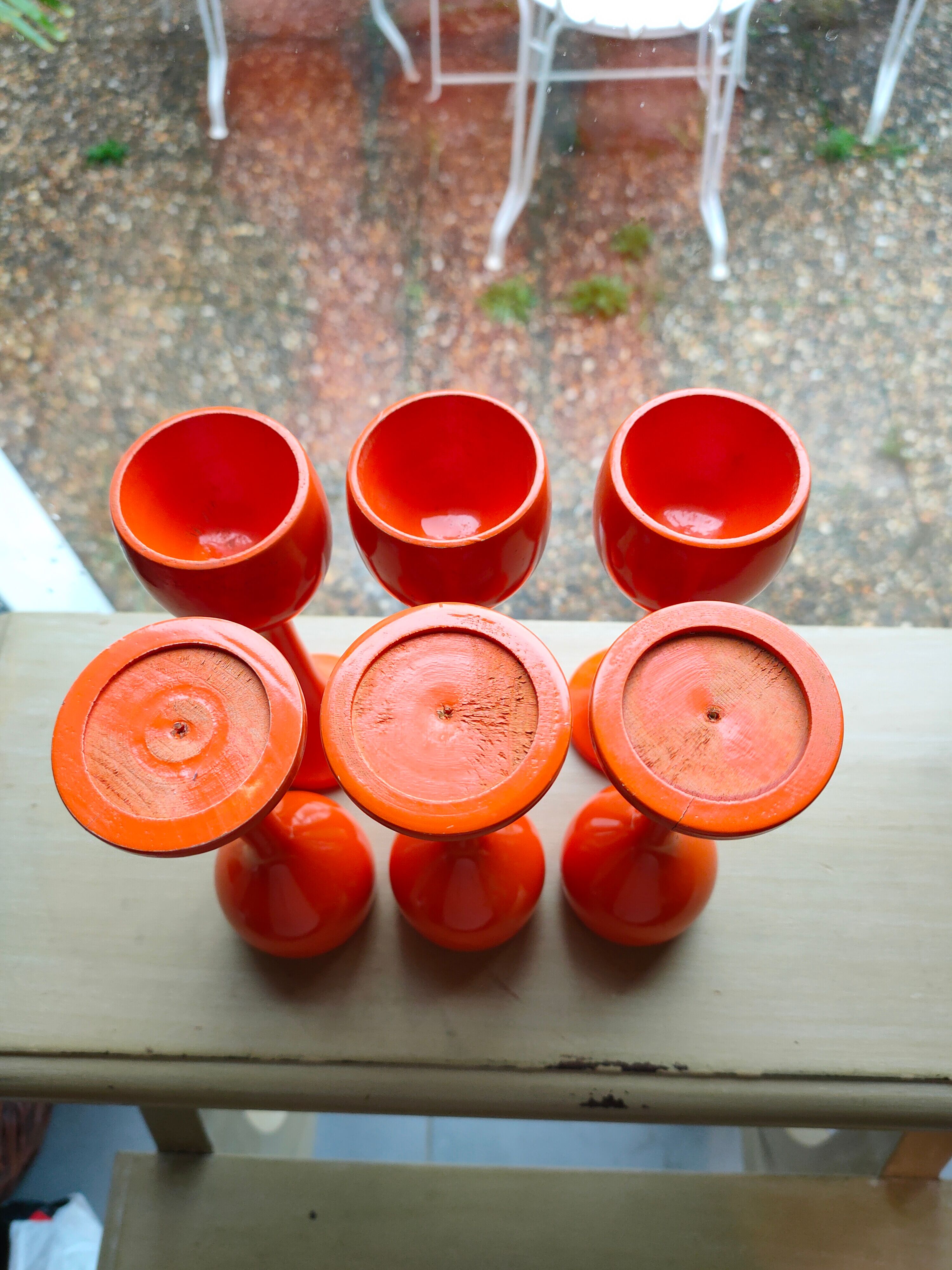 6 orange tulip shaped cockroaches