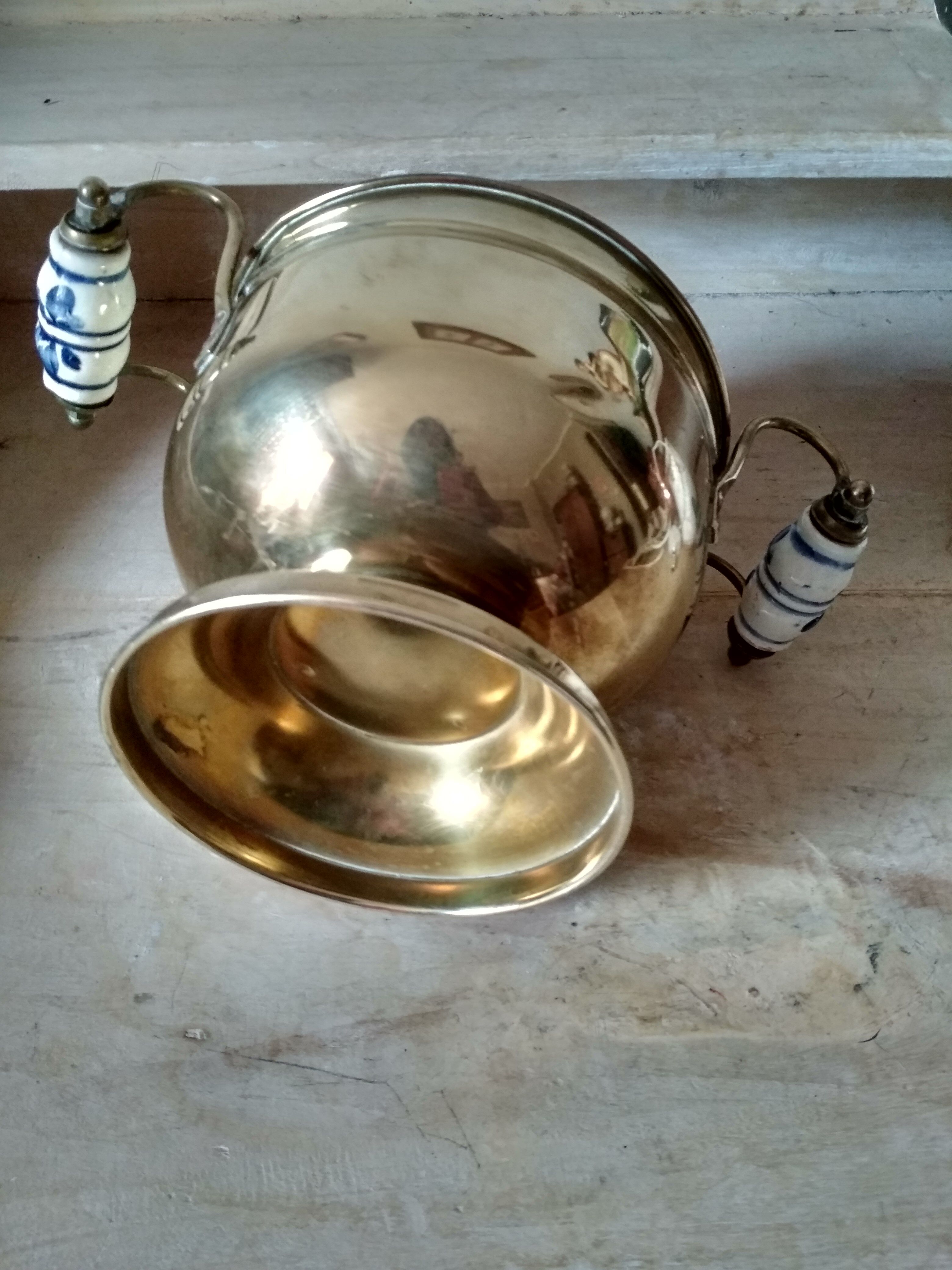 Small cauldron on foot with ceramic handles, vintage pot cover