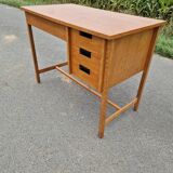 Bureau scandinave circa 1970