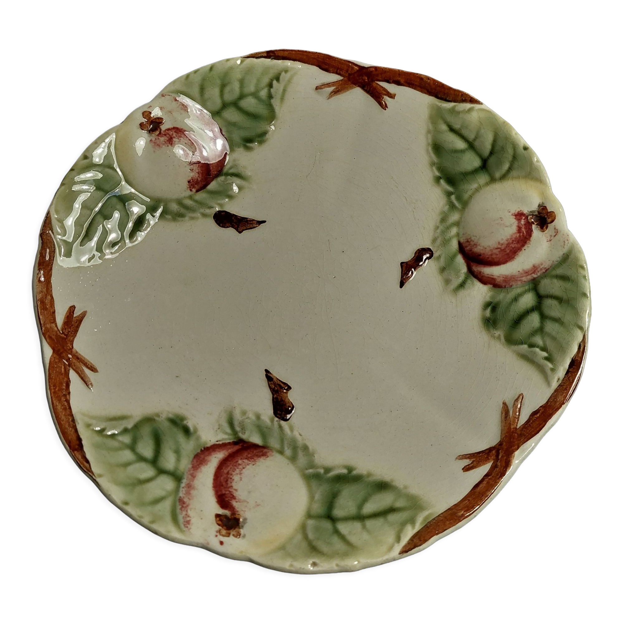 Plate in slip Choisy le Roi apples early twentieth century