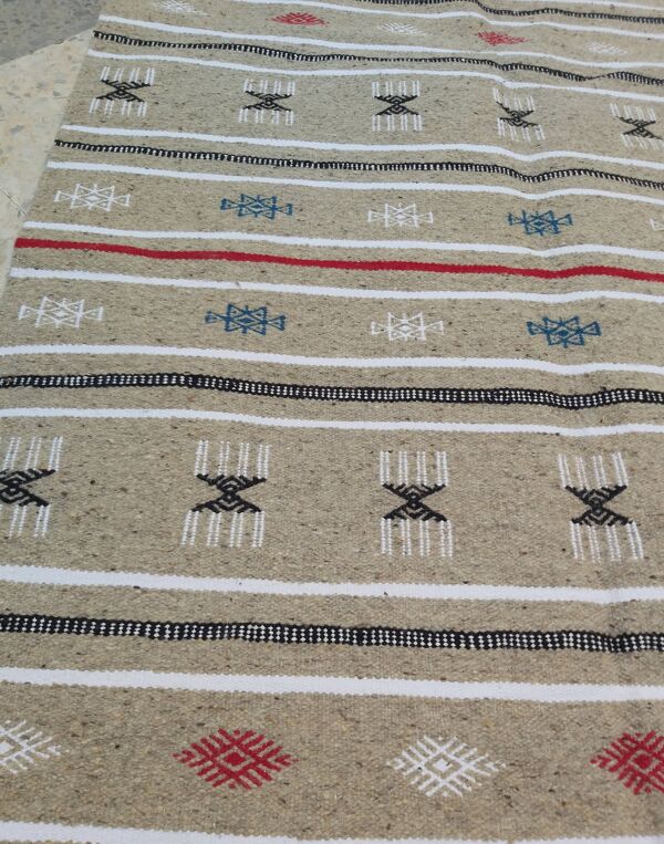 Tapis kilim traditionnel à motifs berbères 100x145cm
