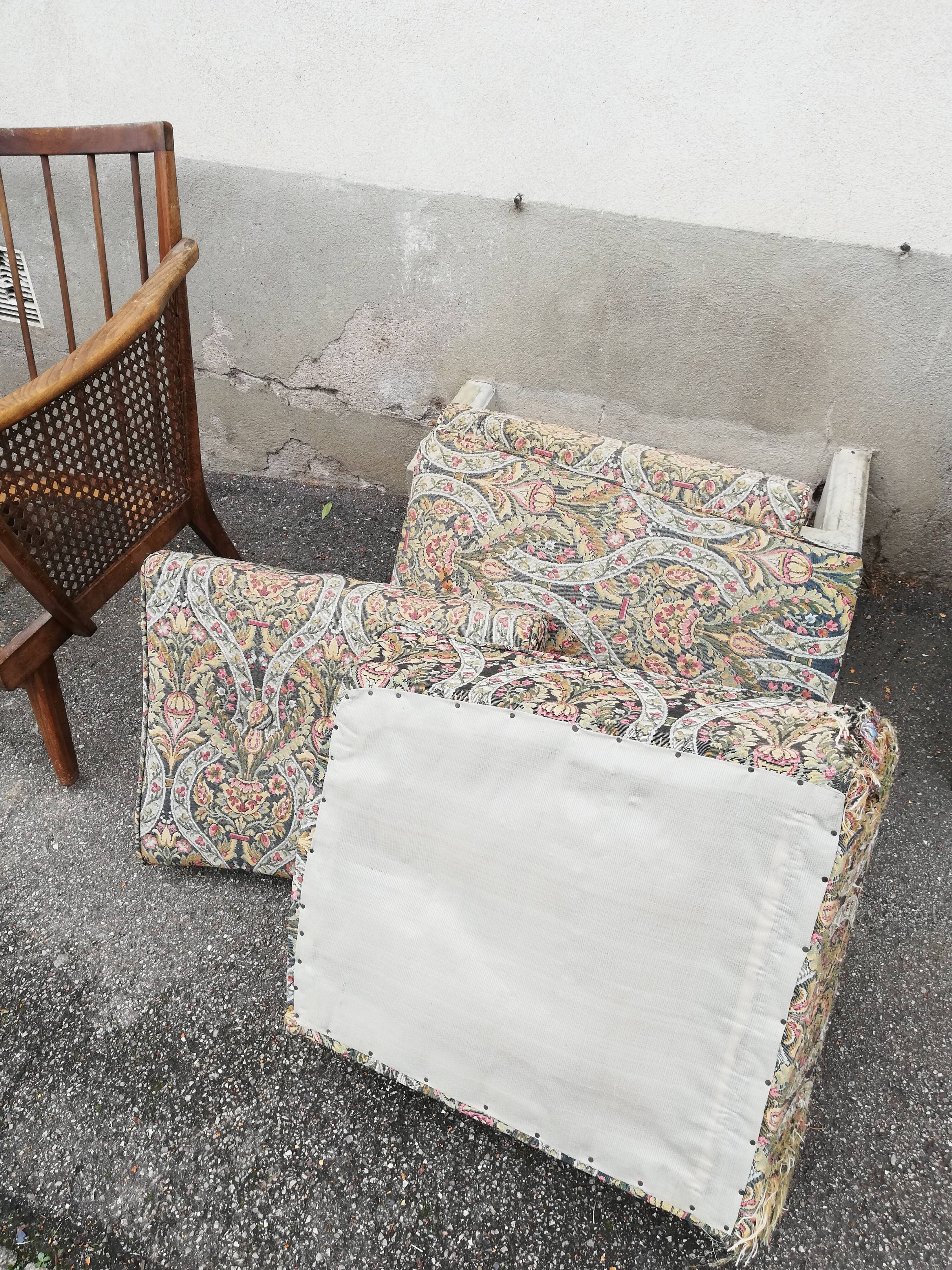 Paire de fauteuils vintage pieds compas et cannage