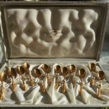 Golden metal dessert service