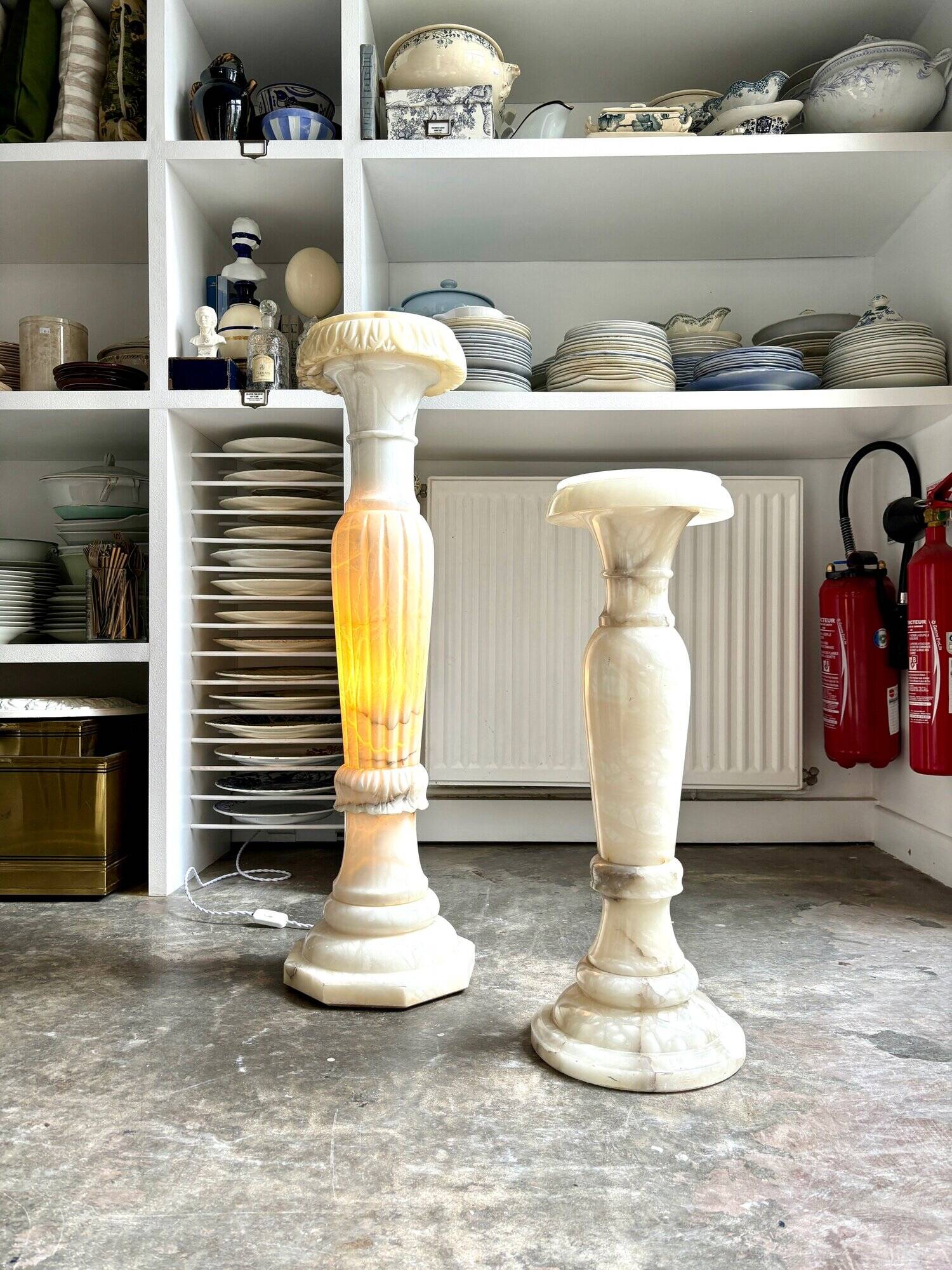 Column, illuminated alabaster saddle