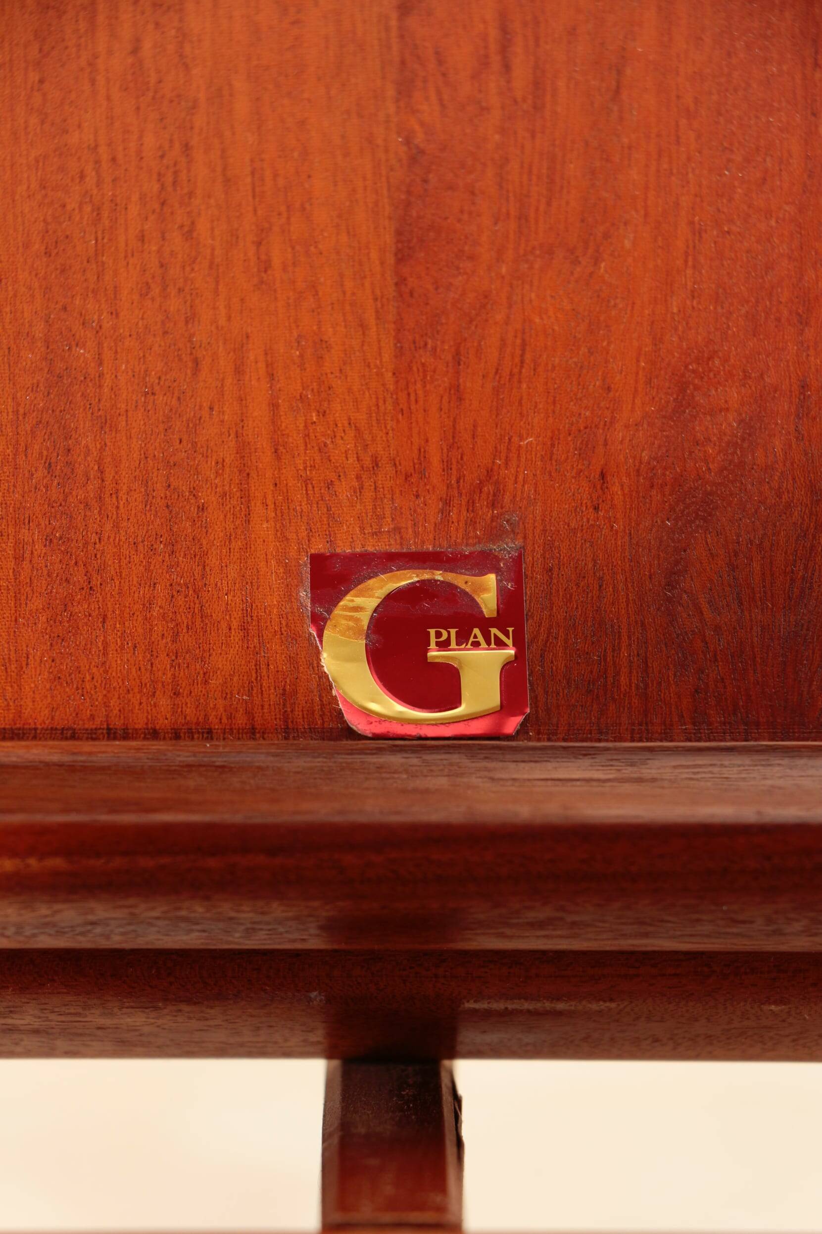 Oval dining table – 6 to 8 people – G Plan