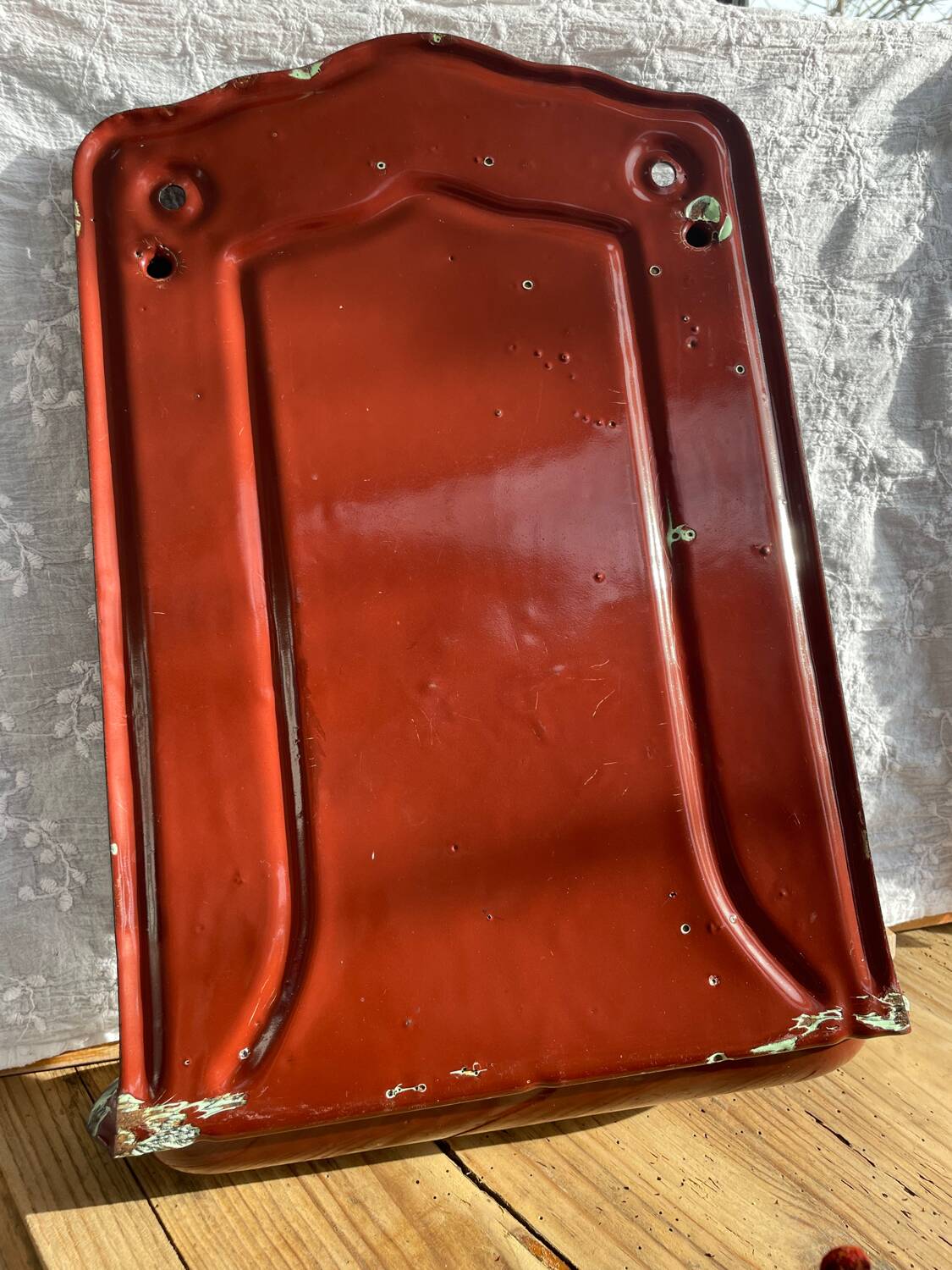 Enamelled kitchen sheet metal plate