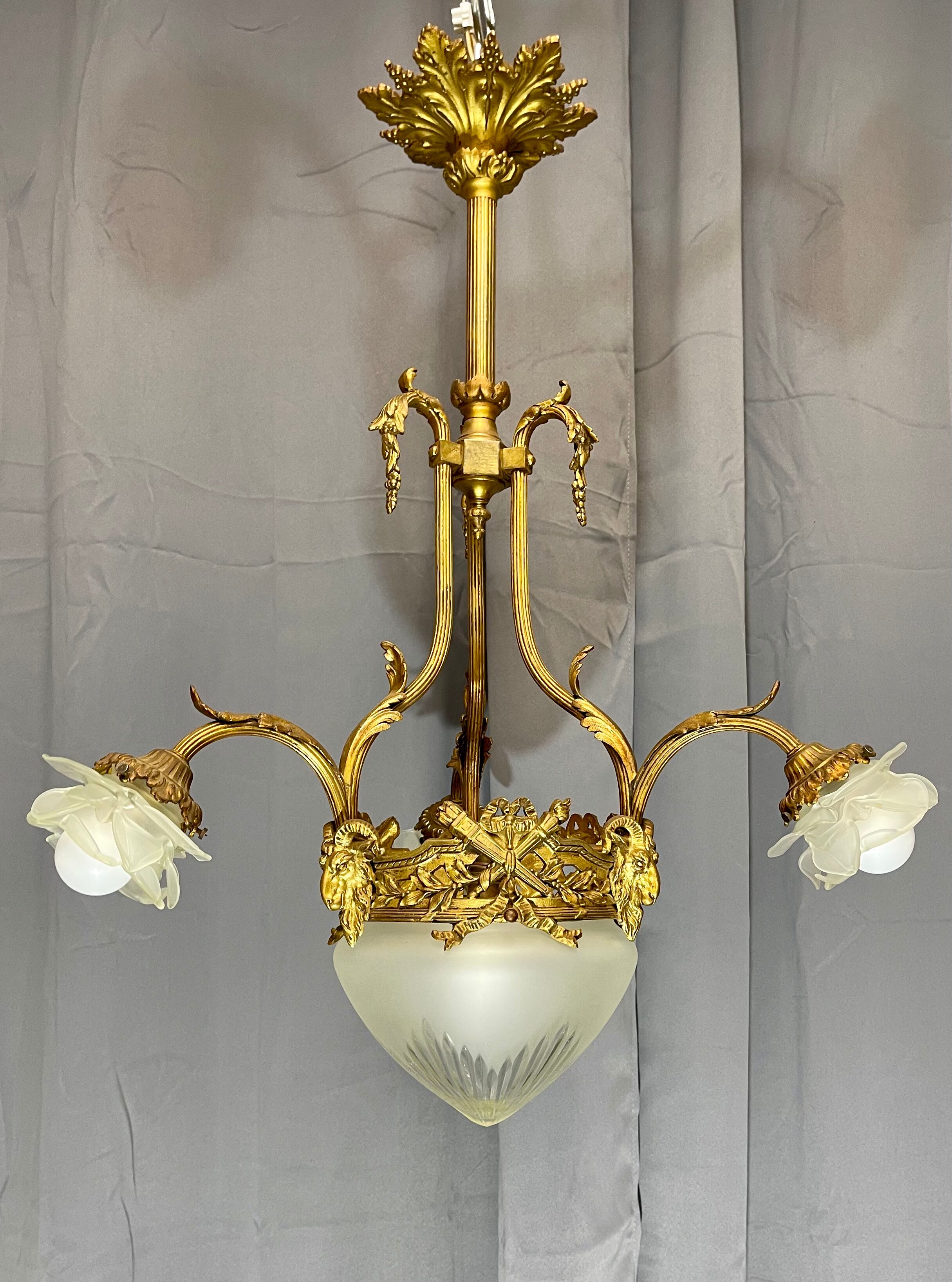 Bronze chandelier Napoleon III period very good condition