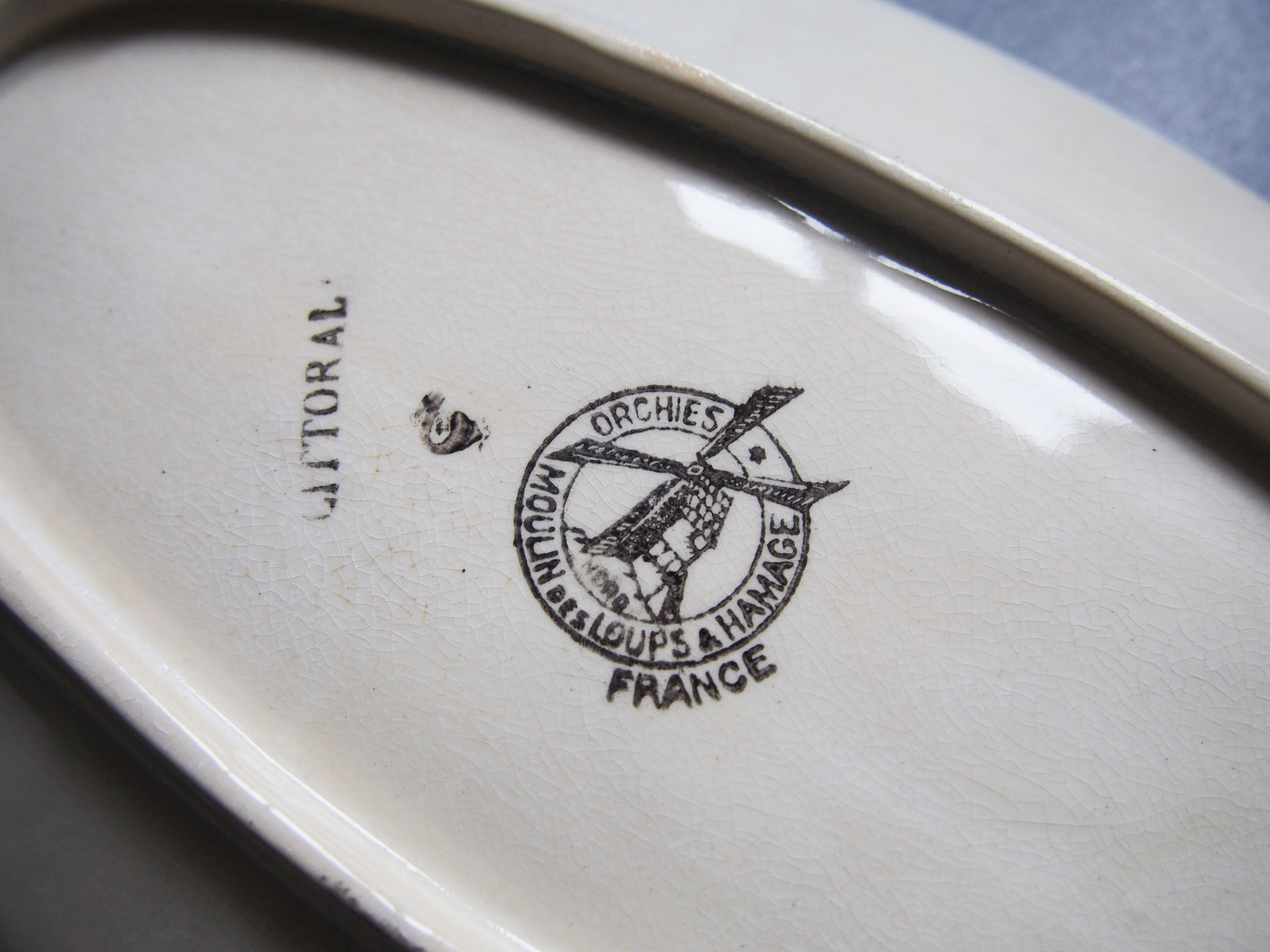 Pair of art deco dishes