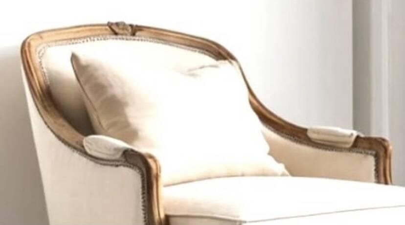Fauteuil classique en bois massif