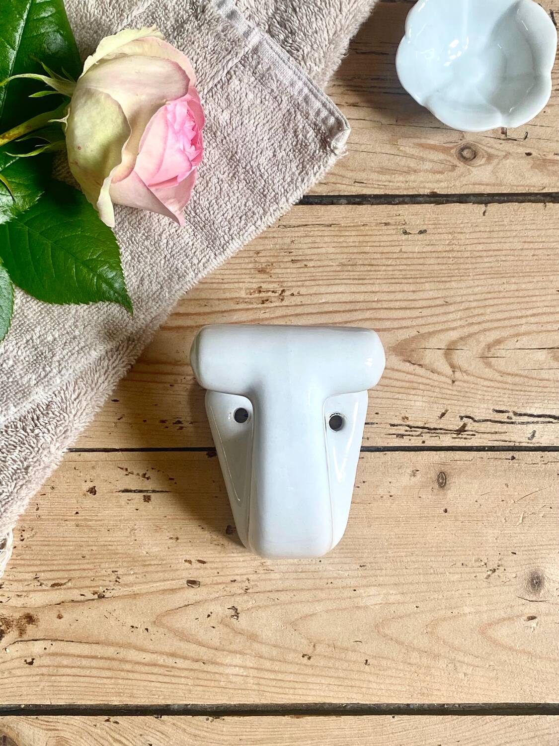 Patère en porcelaine